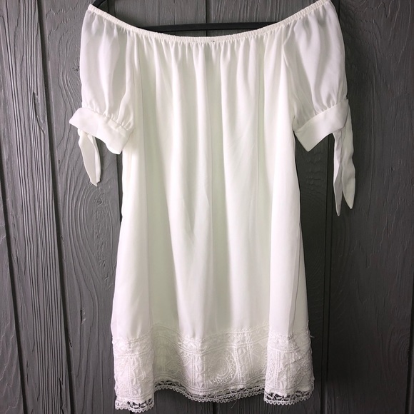 Off the shoulder dress - Picture 3 of 3